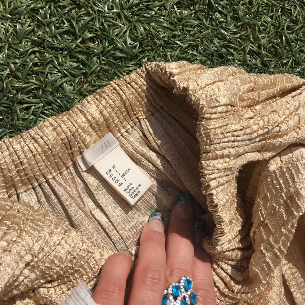 H&M golden pleated skirt - Picture 3 of 4
